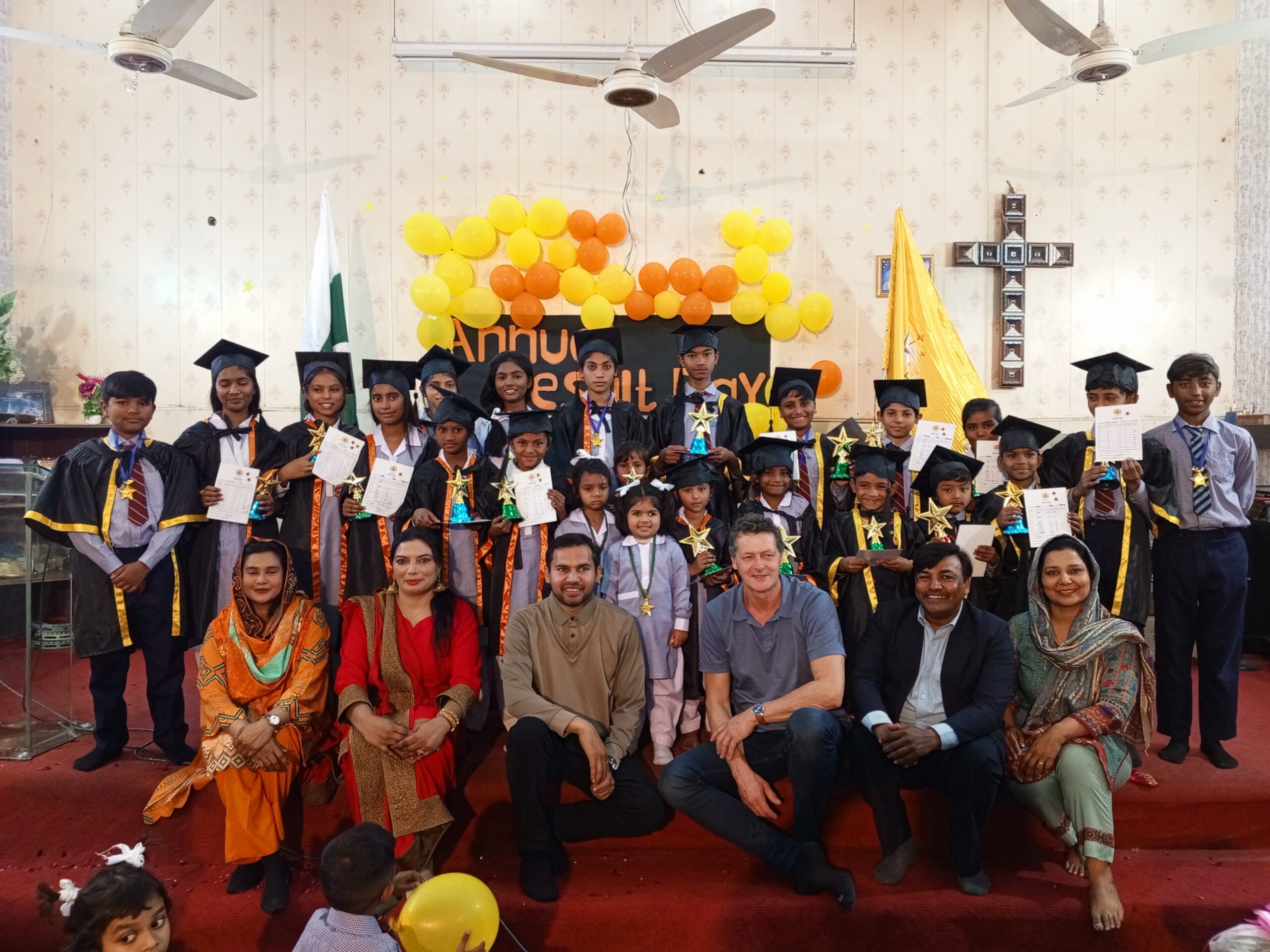 Woerden Welfare team and beneficiaries in the field
